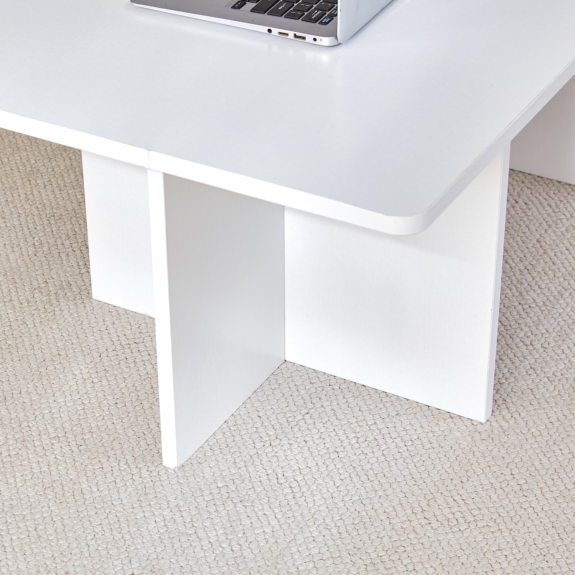 A modern and practical white coffee table. The coffee table is made of medium density fiberboard material, Suitable for living room, bedroom, and study. CT-2O