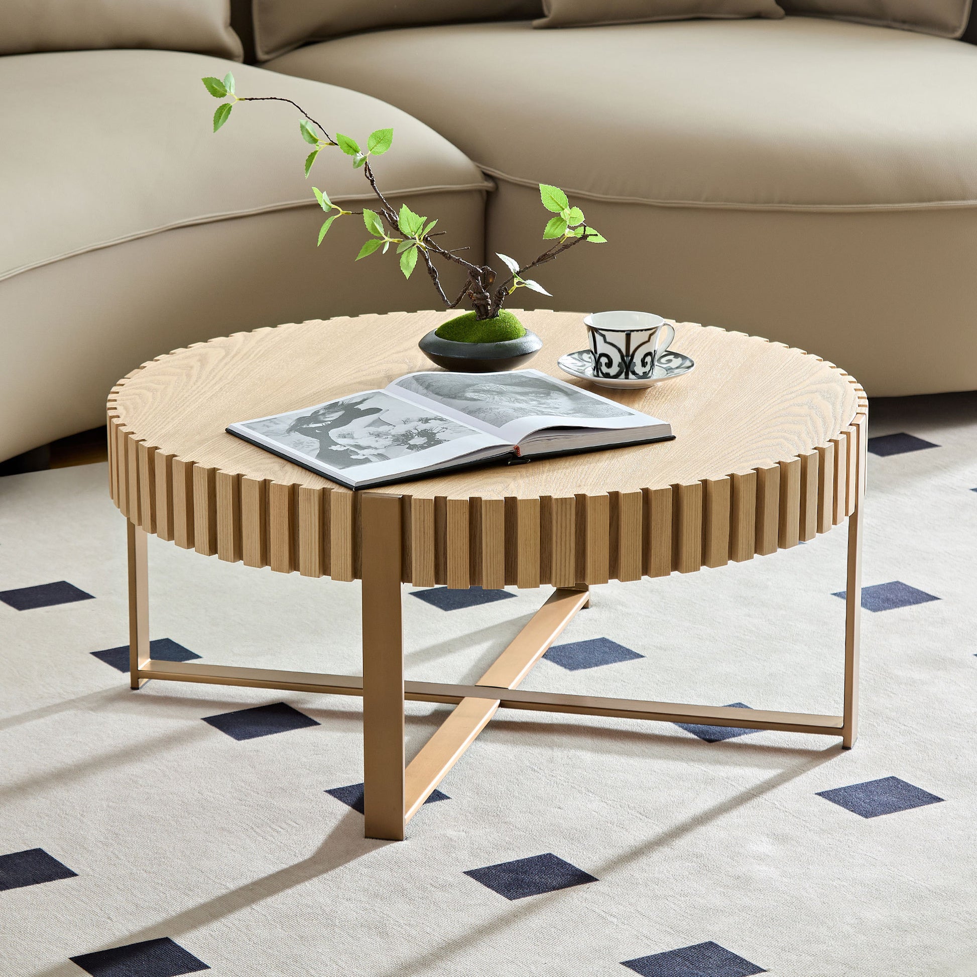 Modern Handcraft Drum Coffee Table 31.5 inch Round Coffee Table for Living Room,Small Coffee Table with Sturdy Pedestal,Natural Ash