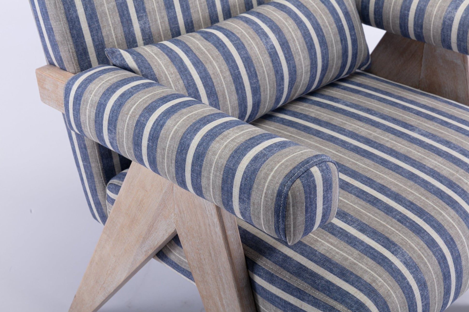 Accent chair, KD rubber wood legs with black finish. Fabric cover the seat. With a cushion.Blue Stripe - Groovy Boardz